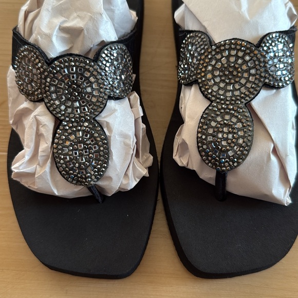 Olivia Miller Shoes - WOMEN RHINESTONE FLIP FLOPS THICK SOLE PLATFORM SANDALS SUMMER BEACH SHOE SZ 6.5